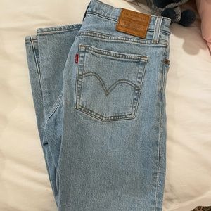 Levis wedgie jeans